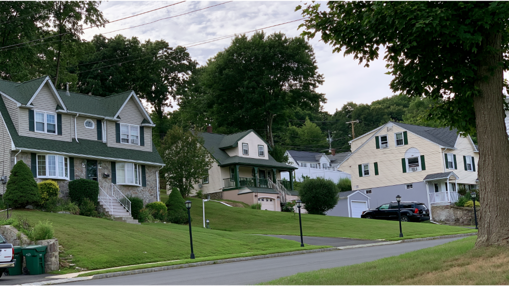 What Renters Should Know Before Signing a Lease in Connecticut