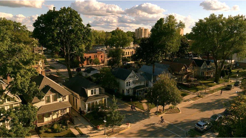 Holland Michigan residential neighborhoods near downtown and Lake Macatawa
