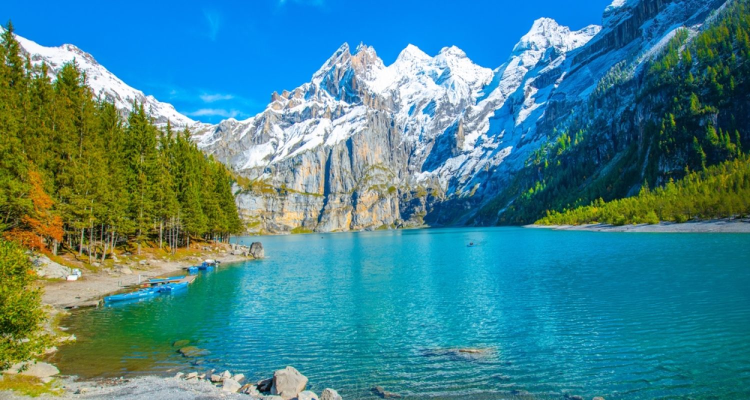 Amazing,Tourquise,Oeschinnensee,With,Waterfalls,And,Swiss,Alps,,Kandersteg,,Berner